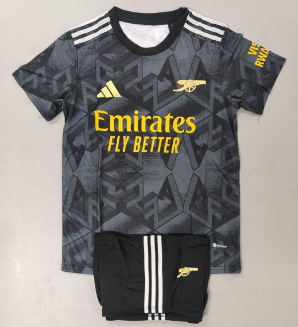 Arsenal Away 2022/23 Fan