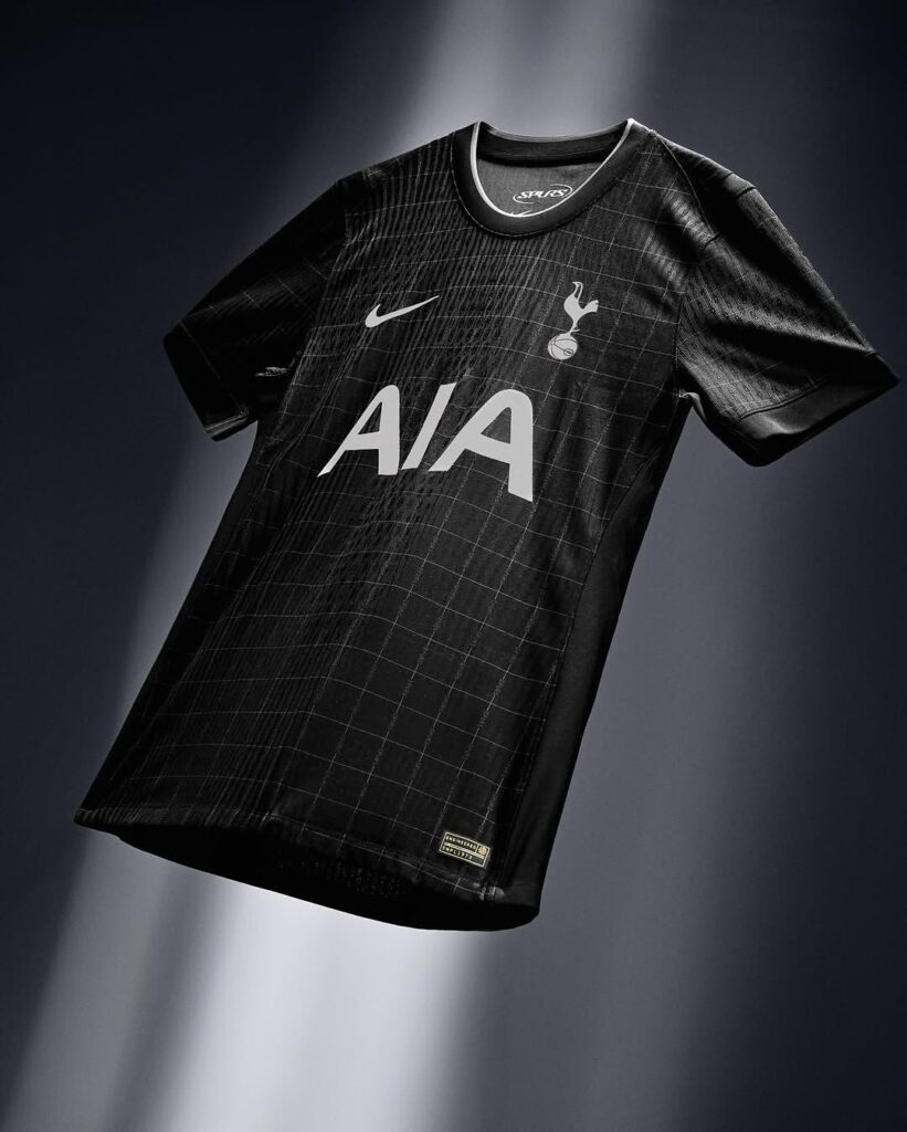 Tottenham away 25/26 kit